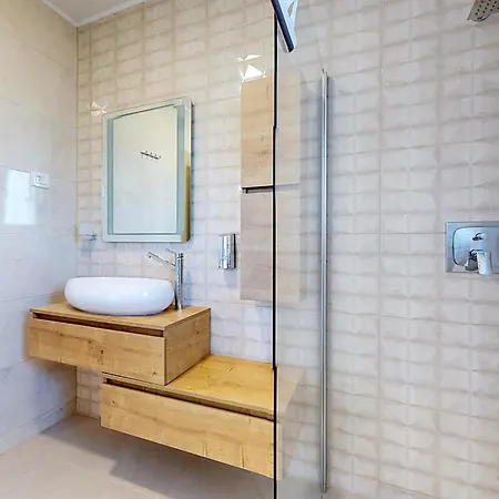 Gorgeous In With House Sea View Apartmán