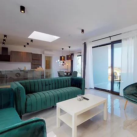 Gorgeous In With House Sea View