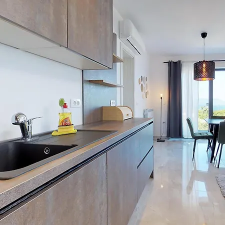 Gorgeous In With House Sea View *
